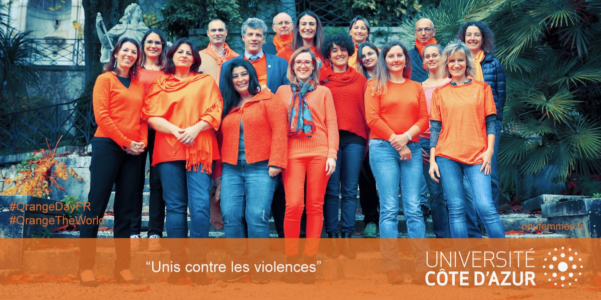 femmes portant du orange pour  Orange Day Champions 2018